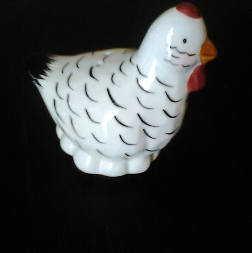 Vintage salt qnd pepper shakers